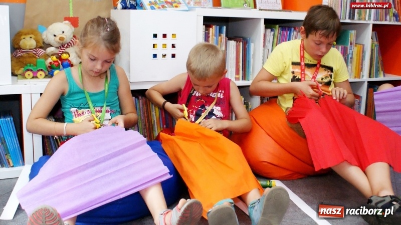 Zdjęcie w galerii na portalu naszraciborz.pl: Krasnal niejedno ma imię, czyli bajkowy wtorek z biblioteką wiadomości z regionu