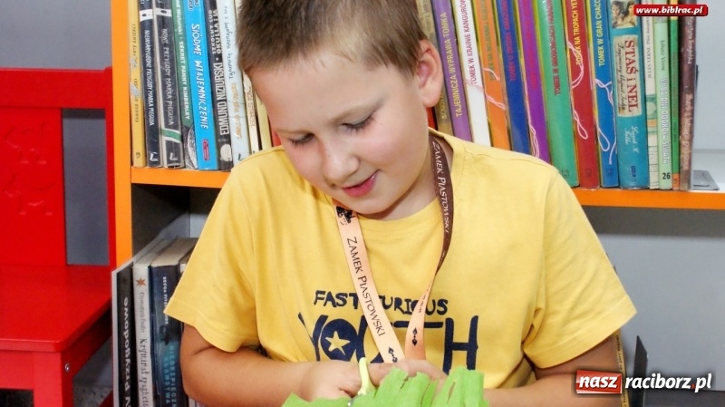 Zdjęcie w galerii na portalu naszraciborz.pl: Krasnal niejedno ma imię, czyli bajkowy wtorek z biblioteką wiadomości z regionu