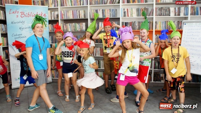 Zdjęcie w galerii na portalu naszraciborz.pl: Krasnal niejedno ma imię, czyli bajkowy wtorek z biblioteką wiadomości z regionu