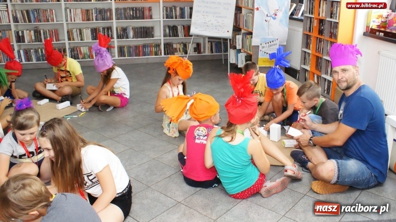 Zdjęcie w galerii na portalu naszraciborz.pl: Krasnal niejedno ma imię, czyli bajkowy wtorek z biblioteką wiadomości z regionu