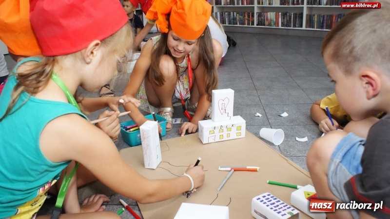 Zdjęcie w galerii na portalu naszraciborz.pl: Krasnal niejedno ma imię, czyli bajkowy wtorek z biblioteką wiadomości z regionu