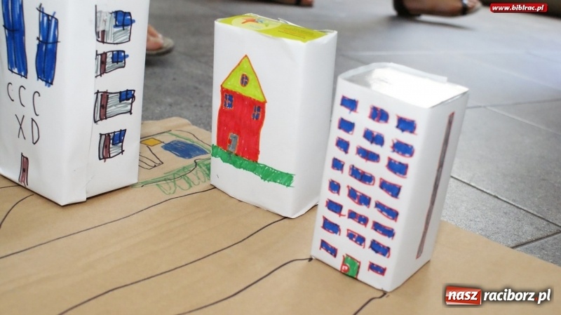 Zdjęcie w galerii na portalu naszraciborz.pl: Krasnal niejedno ma imię, czyli bajkowy wtorek z biblioteką wiadomości z regionu