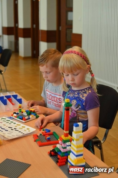 Zdjęcie w galerii na portalu naszraciborz.pl: Ogromne zainteresowanie warsztatami LEGO w RCK wiadomości z regionu