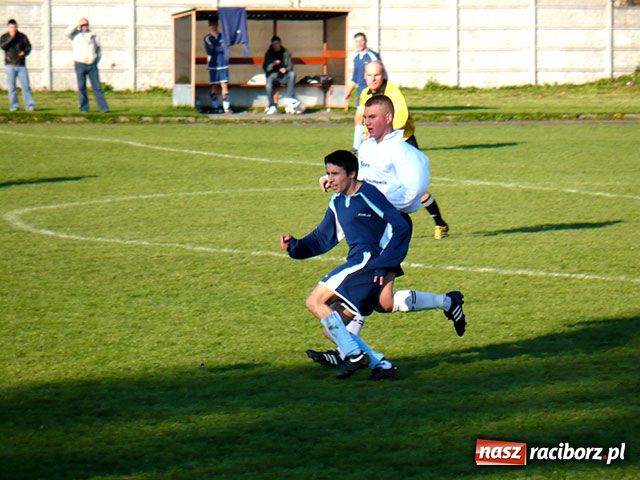 Zdjęcie w galerii na portalu naszraciborz.pl: A Klasa: Tworków: Zwycięstwo po wspaniałej walce wiadomości z regionu