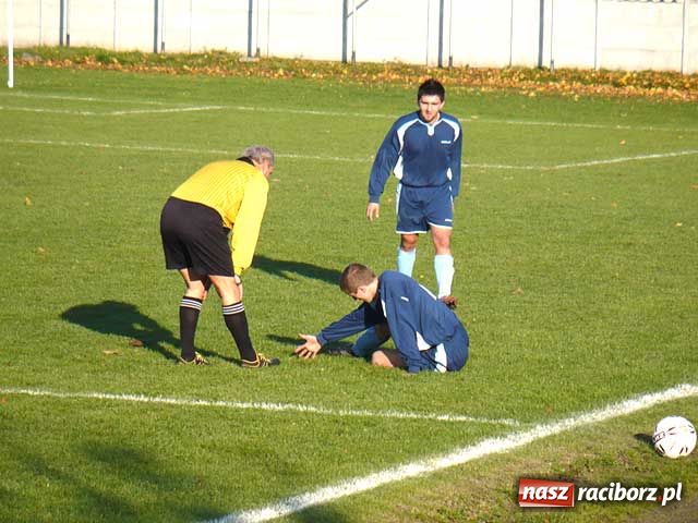 Zdjęcie w galerii na portalu naszraciborz.pl: A Klasa: Tworków: Zwycięstwo po wspaniałej walce wiadomości z regionu
