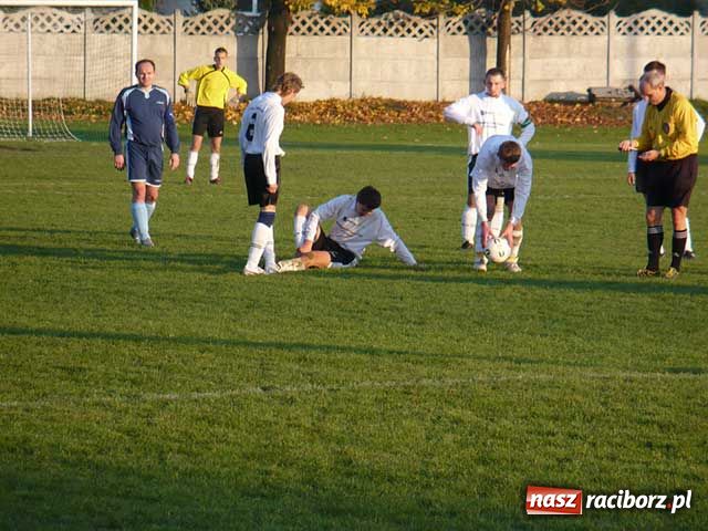 Zdjęcie w galerii na portalu naszraciborz.pl: A Klasa: Tworków: Zwycięstwo po wspaniałej walce wiadomości z regionu