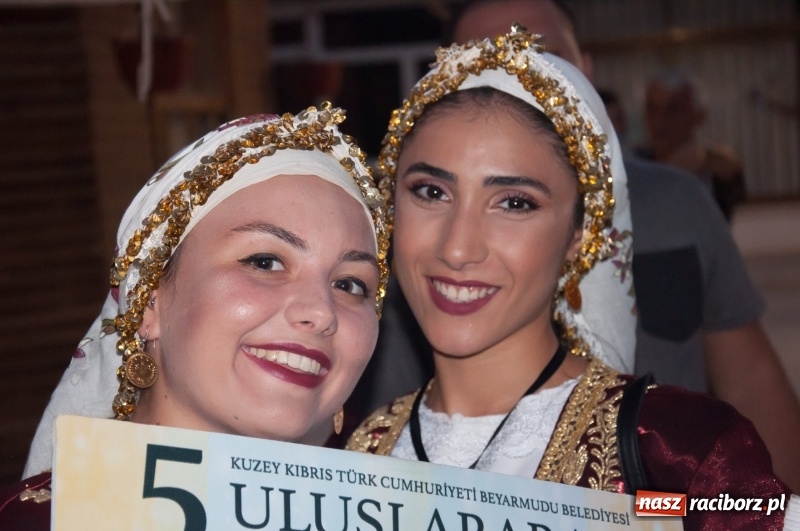 Zdjęcie w galerii na portalu naszraciborz.pl: Raciborzanie ze Źródła tańczyli na Cyprze  wiadomości z regionu