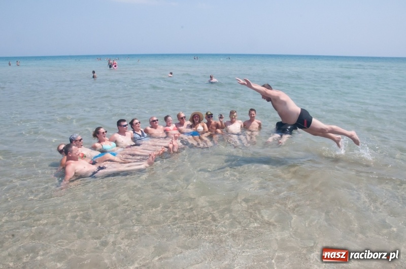 Zdjęcie w galerii na portalu naszraciborz.pl: Raciborzanie ze Źródła tańczyli na Cyprze  wiadomości z regionu