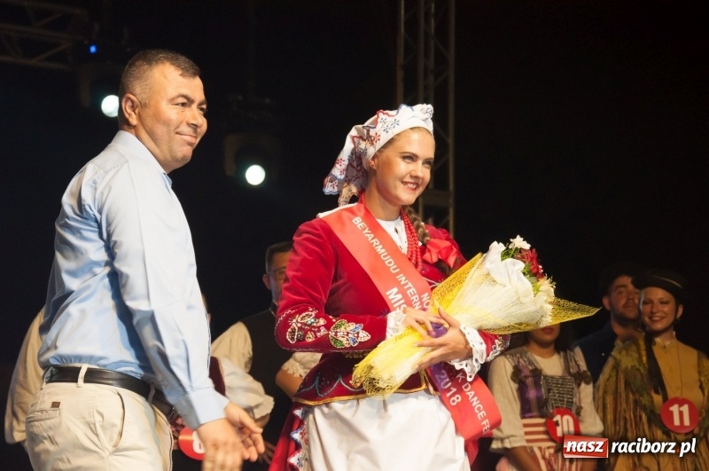 Zdjęcie w galerii na portalu naszraciborz.pl: Raciborzanie ze Źródła tańczyli na Cyprze  wiadomości z regionu