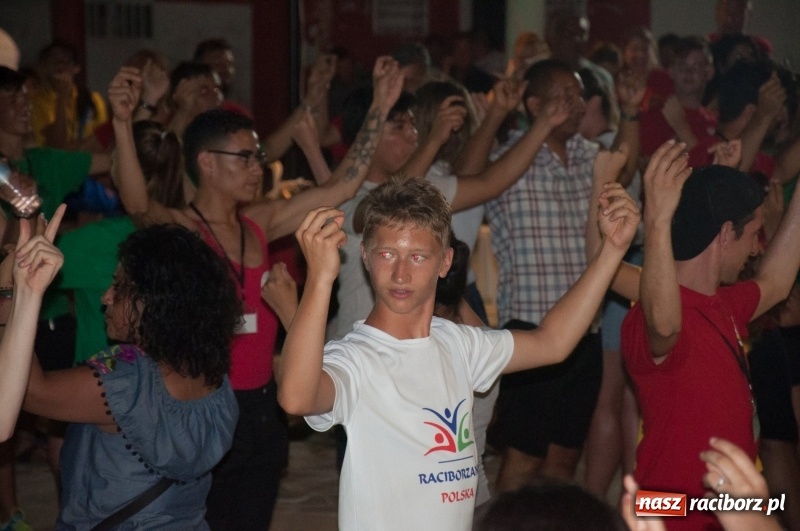 Zdjęcie w galerii na portalu naszraciborz.pl: Raciborzanie ze Źródła tańczyli na Cyprze  wiadomości z regionu