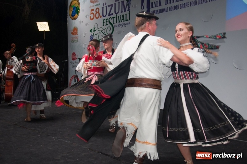 Zdjęcie w galerii na portalu naszraciborz.pl: Raciborzanie ze Źródła tańczyli na Cyprze  wiadomości z regionu