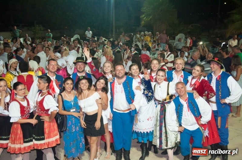 Zdjęcie w galerii na portalu naszraciborz.pl: Raciborzanie ze Źródła tańczyli na Cyprze  wiadomości z regionu