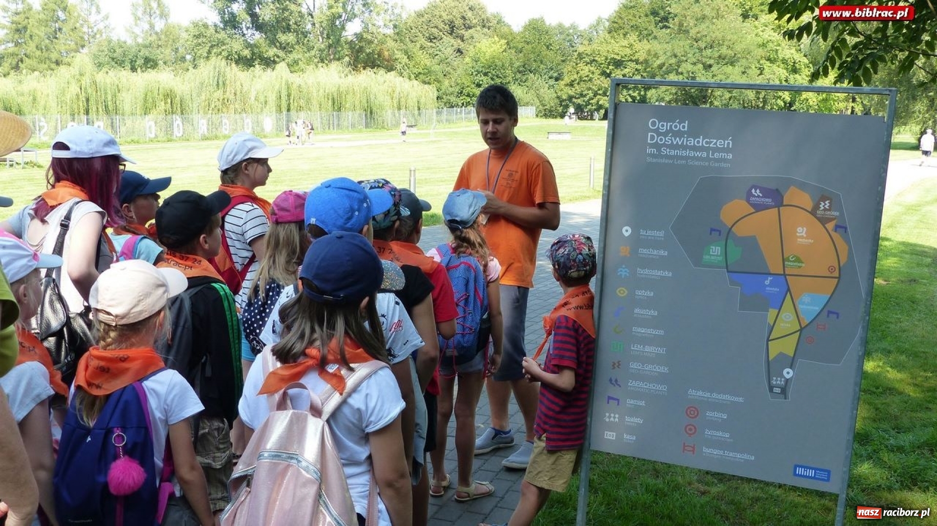 Zdjęcie w galerii na portalu naszraciborz.pl: Uczestnicy Lata z biblioteką w Ogrodzie Doświadczeń w Krakowie wiadomości z regionu