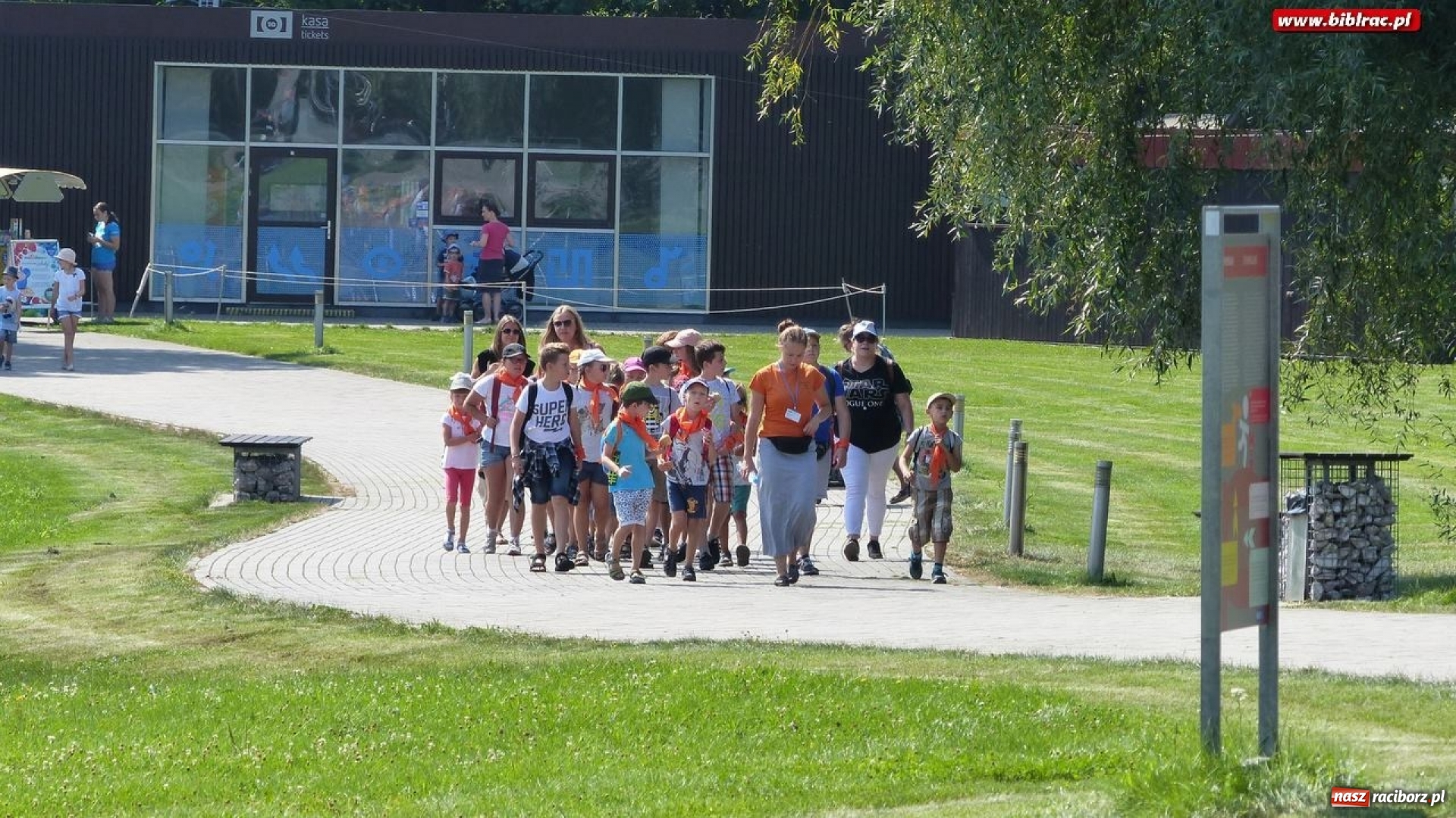 Zdjęcie w galerii na portalu naszraciborz.pl: Uczestnicy Lata z biblioteką w Ogrodzie Doświadczeń w Krakowie wiadomości z regionu