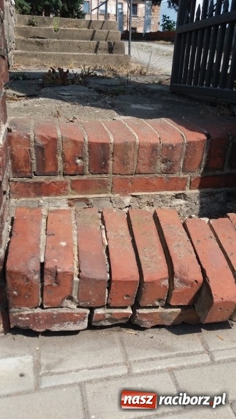 Zdjęcie w galerii na portalu naszraciborz.pl: Rok 1945. Ślady wojny w Bieńkowicach  wiadomości z regionu