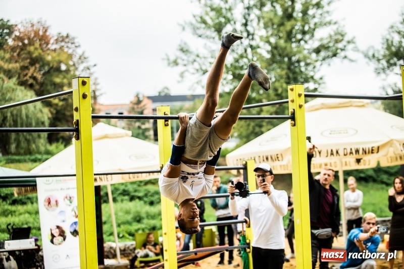Zdjęcie w galerii na portalu naszraciborz.pl: Ogólnopolskie zawody Street Workout na plaży wiadomości z regionu