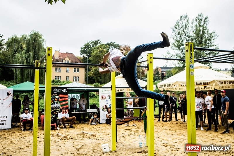 Zdjęcie w galerii na portalu naszraciborz.pl: Ogólnopolskie zawody Street Workout na plaży wiadomości z regionu