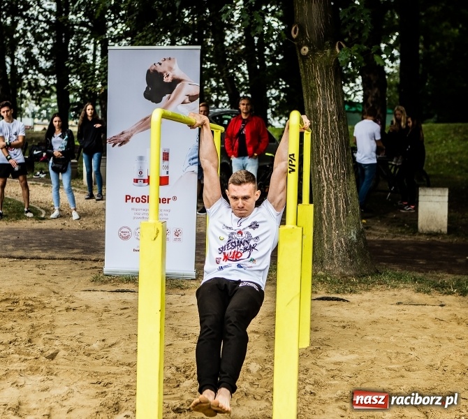Zdjęcie w galerii na portalu naszraciborz.pl: Ogólnopolskie zawody Street Workout na plaży wiadomości z regionu