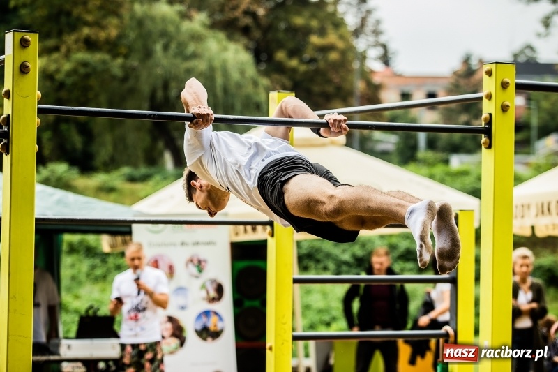 Zdjęcie w galerii na portalu naszraciborz.pl: Ogólnopolskie zawody Street Workout na plaży wiadomości z regionu
