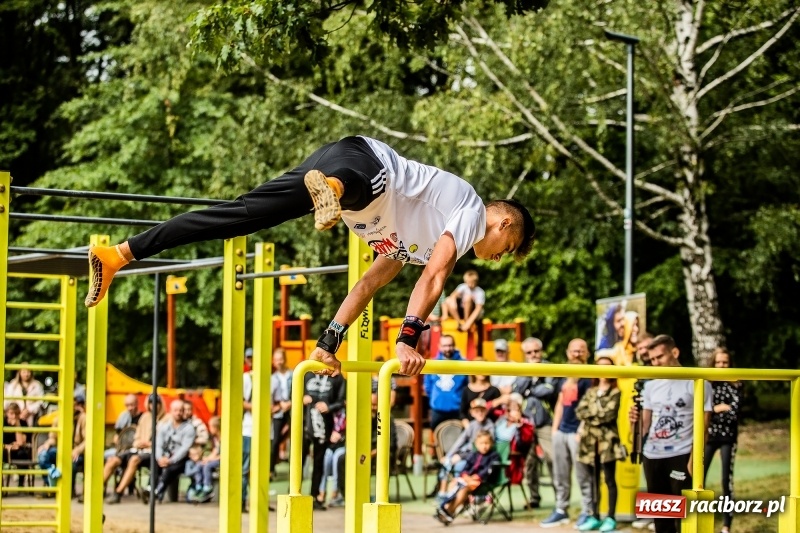 Zdjęcie w galerii na portalu naszraciborz.pl: Ogólnopolskie zawody Street Workout na plaży wiadomości z regionu
