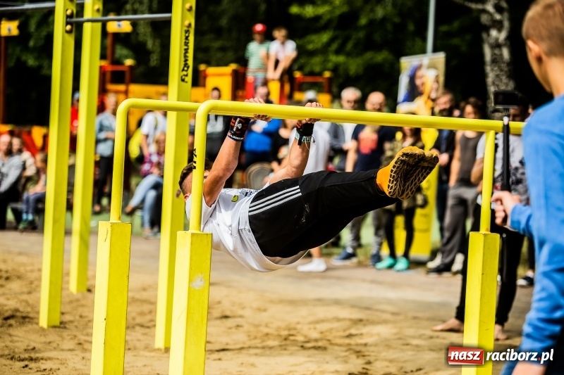 Zdjęcie w galerii na portalu naszraciborz.pl: Ogólnopolskie zawody Street Workout na plaży wiadomości z regionu