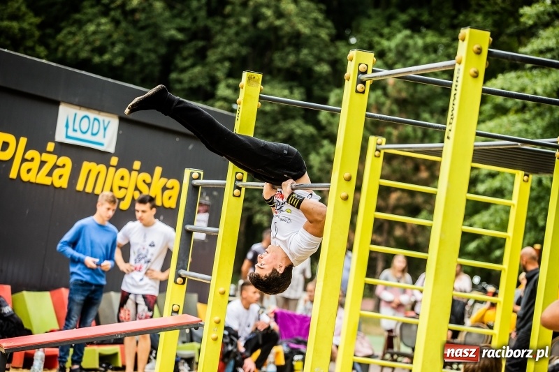Zdjęcie w galerii na portalu naszraciborz.pl: Ogólnopolskie zawody Street Workout na plaży wiadomości z regionu
