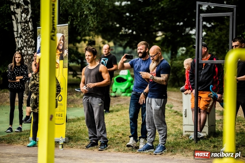 Zdjęcie w galerii na portalu naszraciborz.pl: Ogólnopolskie zawody Street Workout na plaży wiadomości z regionu