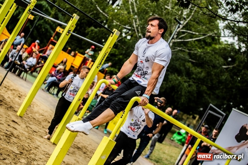 Zdjęcie w galerii na portalu naszraciborz.pl: Ogólnopolskie zawody Street Workout na plaży wiadomości z regionu