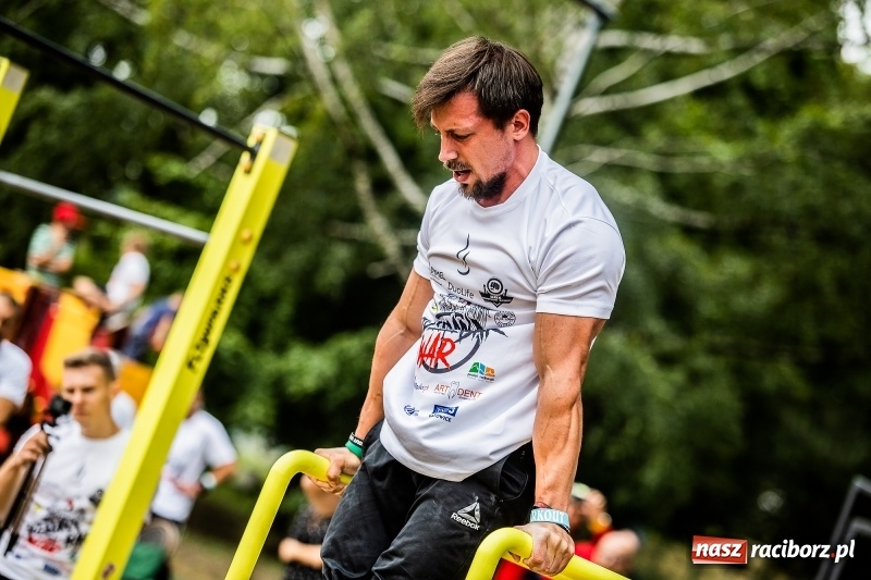 Zdjęcie w galerii na portalu naszraciborz.pl: Ogólnopolskie zawody Street Workout na plaży wiadomości z regionu