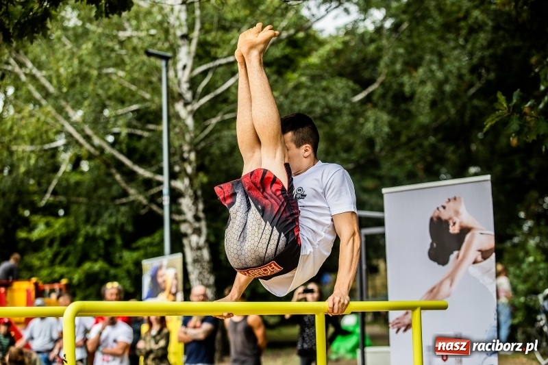 Zdjęcie w galerii na portalu naszraciborz.pl: Ogólnopolskie zawody Street Workout na plaży wiadomości z regionu