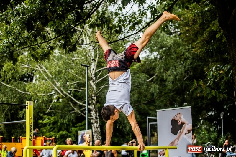 Zdjęcie w galerii na portalu naszraciborz.pl: Ogólnopolskie zawody Street Workout na plaży wiadomości z regionu