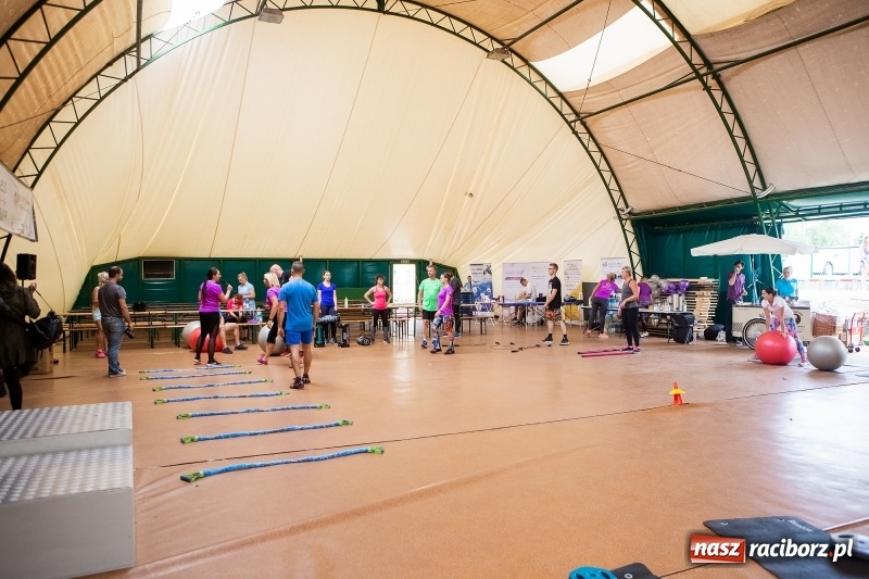 Zdjęcie w galerii na portalu naszraciborz.pl: Aktywne Lato z Akademią Fitness w miasteczku biegowym IV Rafako Półmaratonu Racibórz wiadomości z regionu