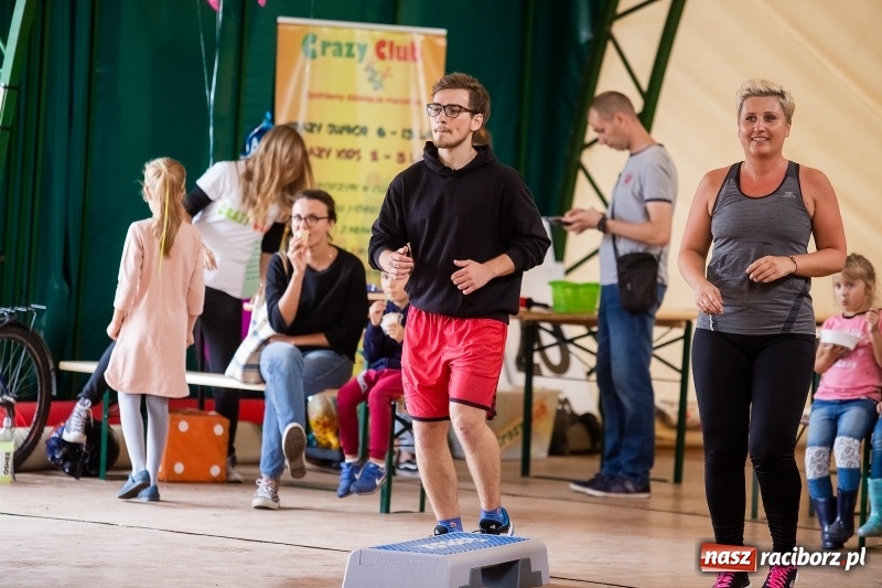 Zdjęcie w galerii na portalu naszraciborz.pl: Aktywne Lato z Akademią Fitness w miasteczku biegowym IV Rafako Półmaratonu Racibórz wiadomości z regionu