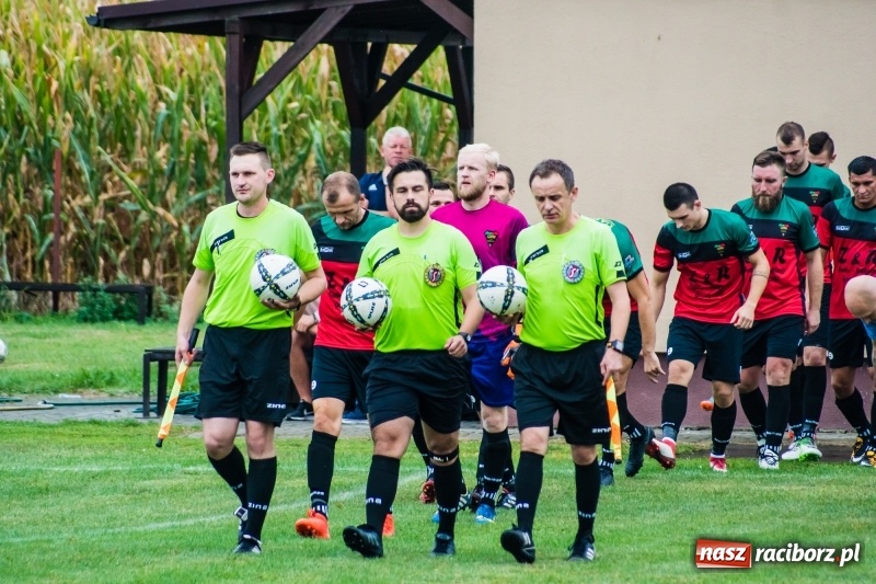 Zdjęcie w galerii na portalu naszraciborz.pl: Strzelecki wróć! Czarni Gorzyce na kolanach w Krzyżanowicach wiadomości z regionu