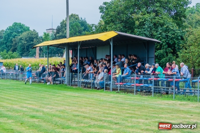 Zdjęcie w galerii na portalu naszraciborz.pl: Strzelecki wróć! Czarni Gorzyce na kolanach w Krzyżanowicach wiadomości z regionu