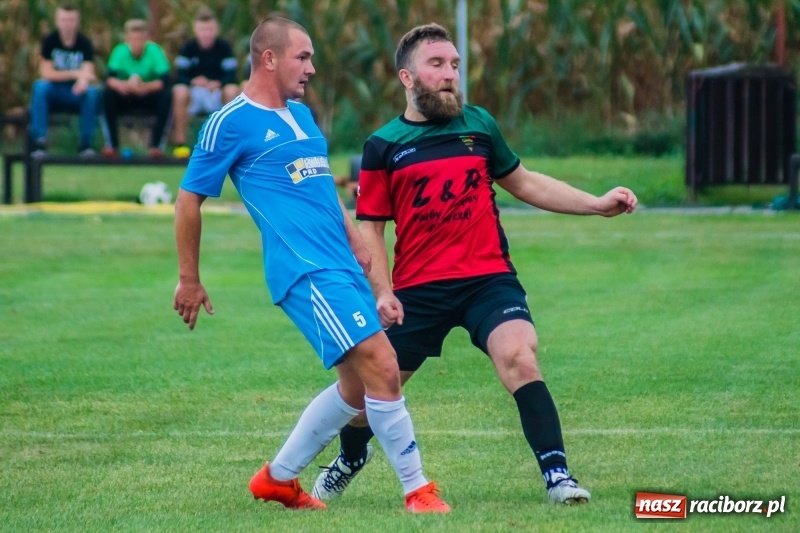 Zdjęcie w galerii na portalu naszraciborz.pl: Strzelecki wróć! Czarni Gorzyce na kolanach w Krzyżanowicach wiadomości z regionu