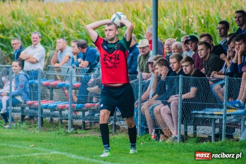 Zdjęcie w galerii na portalu naszraciborz.pl: Strzelecki wróć! Czarni Gorzyce na kolanach w Krzyżanowicach wiadomości z regionu