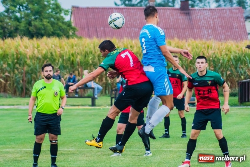 Zdjęcie w galerii na portalu naszraciborz.pl: Strzelecki wróć! Czarni Gorzyce na kolanach w Krzyżanowicach wiadomości z regionu