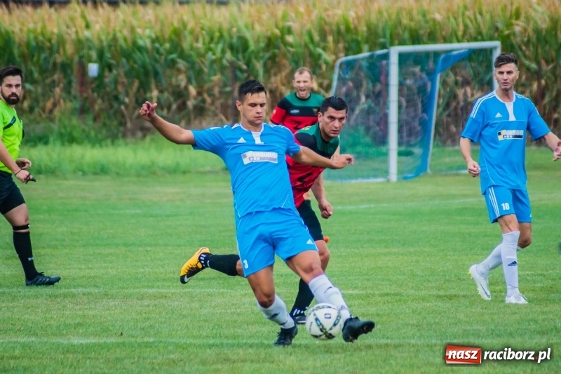 Zdjęcie w galerii na portalu naszraciborz.pl: Strzelecki wróć! Czarni Gorzyce na kolanach w Krzyżanowicach wiadomości z regionu