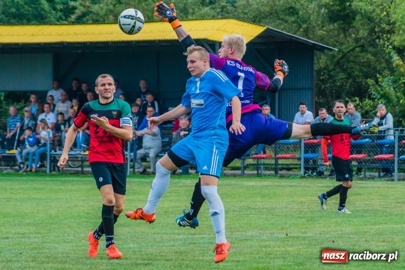 Zdjęcie w galerii na portalu naszraciborz.pl: Strzelecki wróć! Czarni Gorzyce na kolanach w Krzyżanowicach wiadomości z regionu