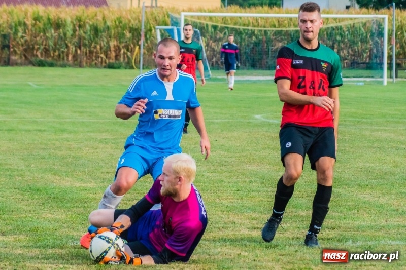 Zdjęcie w galerii na portalu naszraciborz.pl: Strzelecki wróć! Czarni Gorzyce na kolanach w Krzyżanowicach wiadomości z regionu