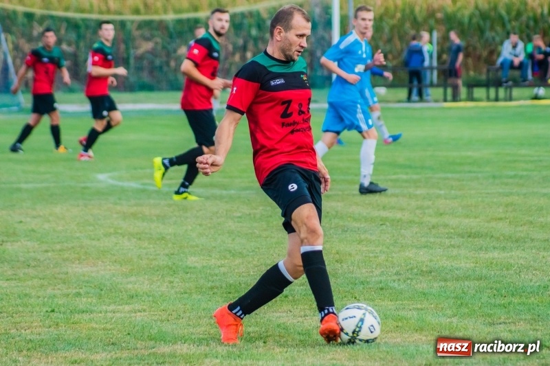 Zdjęcie w galerii na portalu naszraciborz.pl: Strzelecki wróć! Czarni Gorzyce na kolanach w Krzyżanowicach wiadomości z regionu