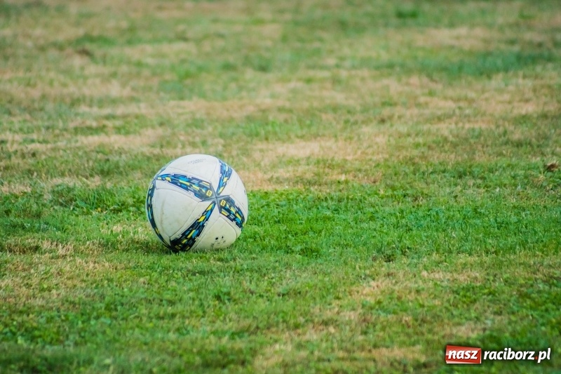 Zdjęcie w galerii na portalu naszraciborz.pl: Strzelecki wróć! Czarni Gorzyce na kolanach w Krzyżanowicach wiadomości z regionu