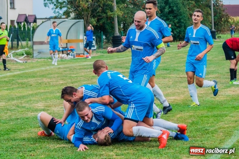 Zdjęcie w galerii na portalu naszraciborz.pl: Strzelecki wróć! Czarni Gorzyce na kolanach w Krzyżanowicach wiadomości z regionu