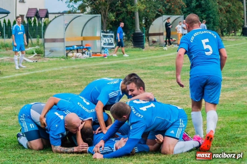 Zdjęcie w galerii na portalu naszraciborz.pl: Strzelecki wróć! Czarni Gorzyce na kolanach w Krzyżanowicach wiadomości z regionu