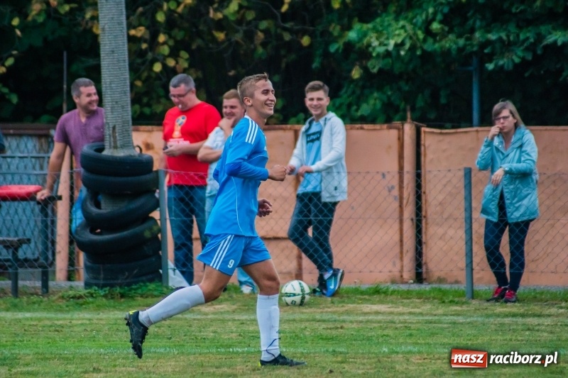 Zdjęcie w galerii na portalu naszraciborz.pl: Strzelecki wróć! Czarni Gorzyce na kolanach w Krzyżanowicach wiadomości z regionu