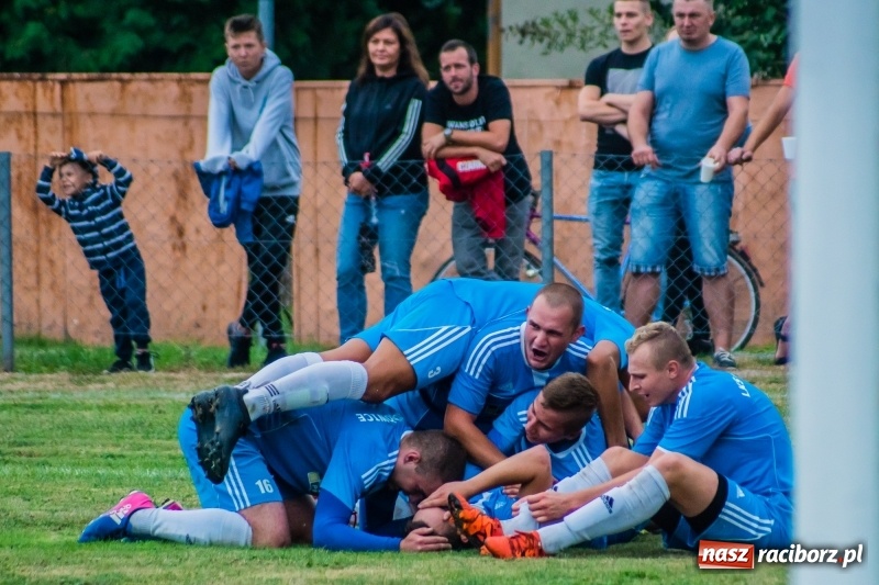 Zdjęcie w galerii na portalu naszraciborz.pl: Strzelecki wróć! Czarni Gorzyce na kolanach w Krzyżanowicach wiadomości z regionu