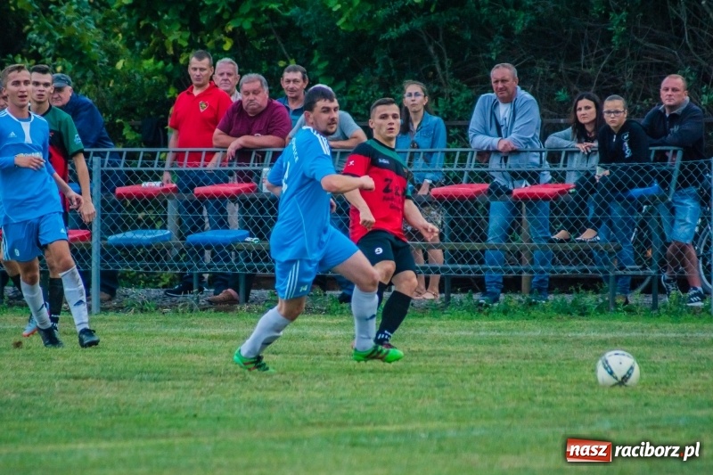 Zdjęcie w galerii na portalu naszraciborz.pl: Strzelecki wróć! Czarni Gorzyce na kolanach w Krzyżanowicach wiadomości z regionu