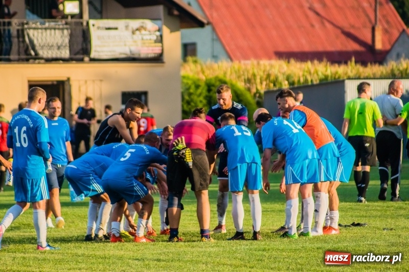 Zdjęcie w galerii na portalu naszraciborz.pl: Strzelecki wróć! Czarni Gorzyce na kolanach w Krzyżanowicach wiadomości z regionu
