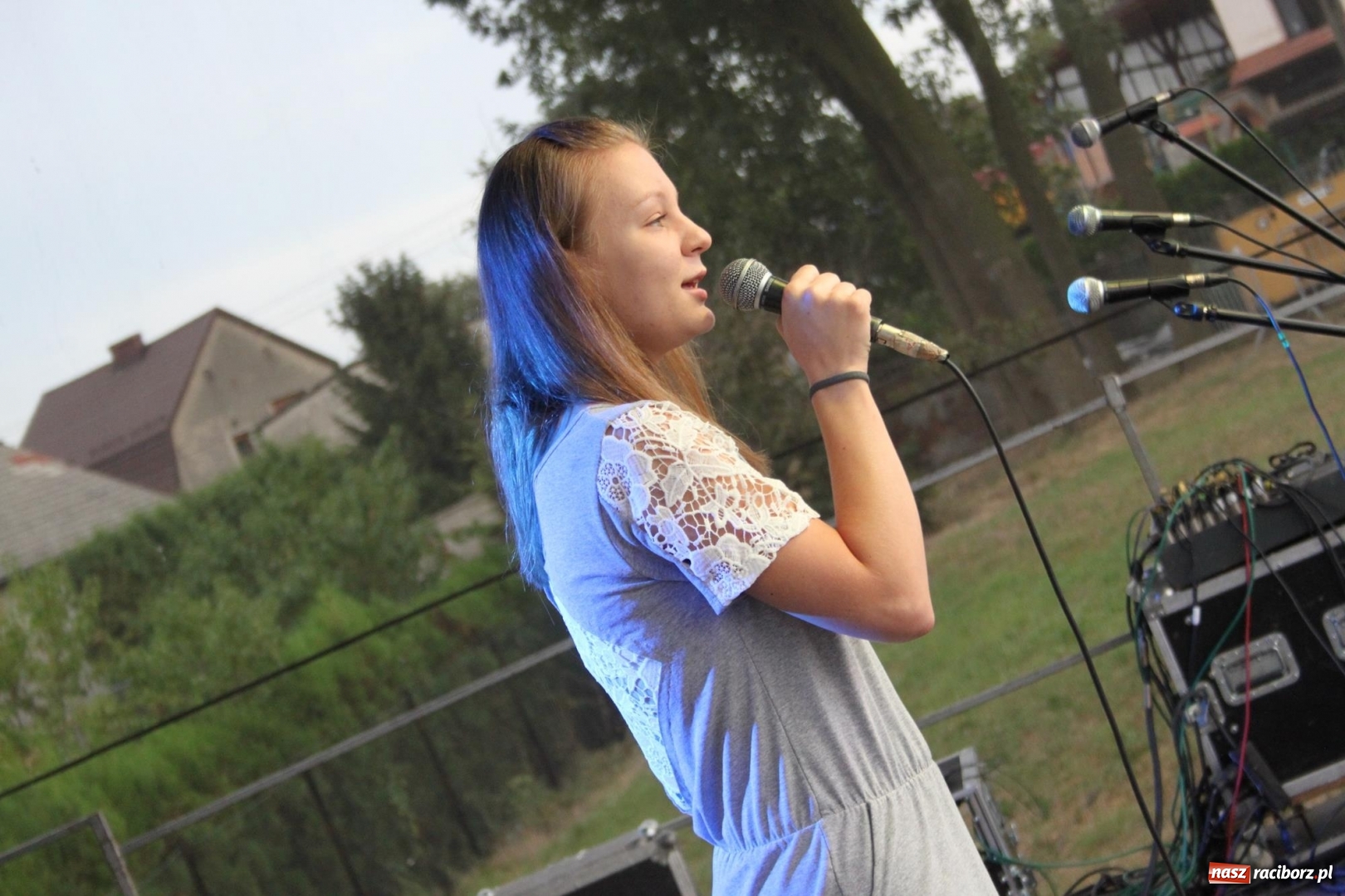 Zdjęcie w galerii na portalu naszraciborz.pl: DOXXX i APPASSIONATO na Powiatowych Dożynkach w Krzanowicach FOTO wiadomości z regionu